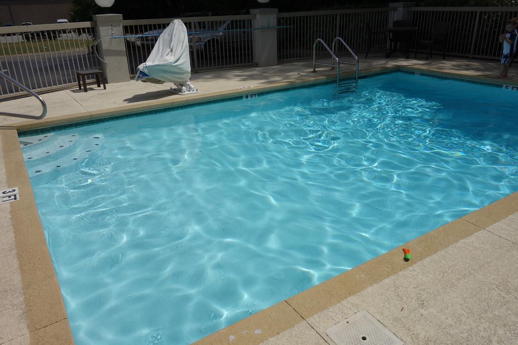 Country Inn & Suites By Radisson, Tuscaloosa, Al מראה חיצוני תמונה