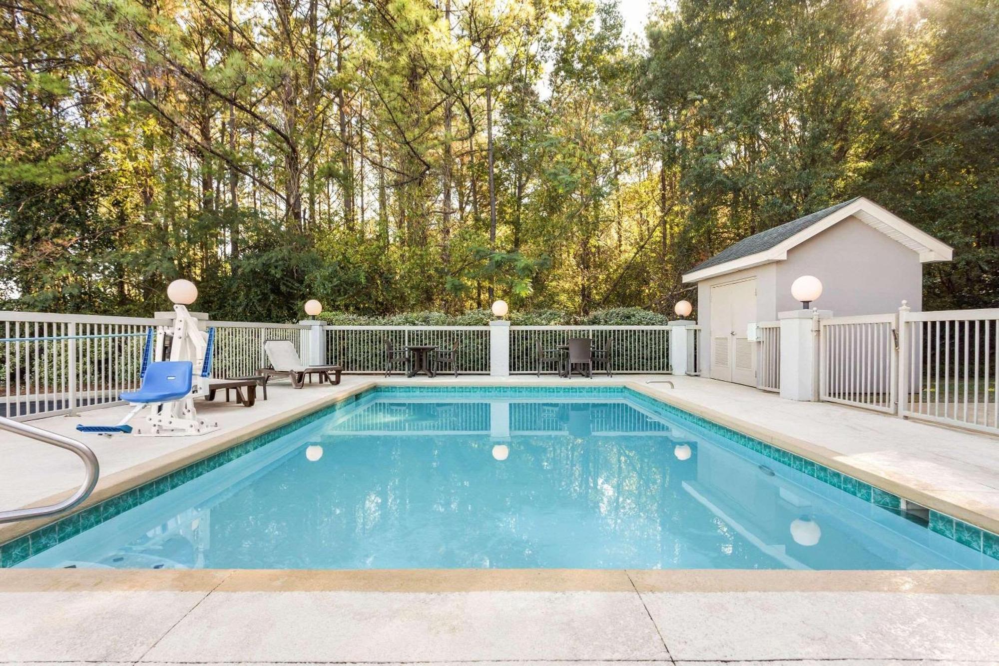 Country Inn & Suites By Radisson, Tuscaloosa, Al מראה חיצוני תמונה